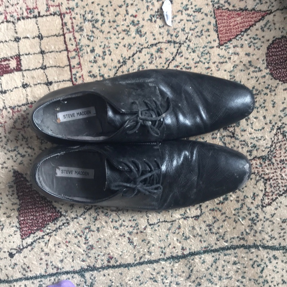 Men’s black leather shoes